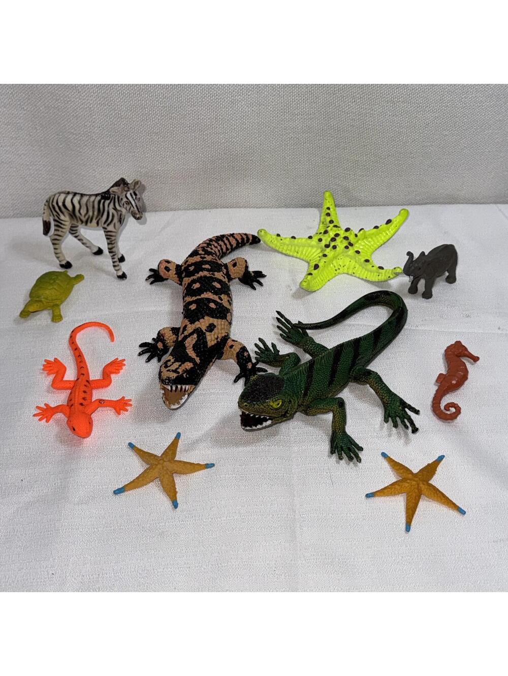 PVC Animal Lot Set of 10 Assorted Figure Sea Creatures Lizard Star Fish Seahorse